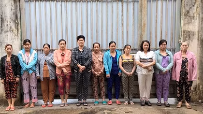 Khởi tố 20 đối tượng tham gia đánh bạc tại Cồn Én
