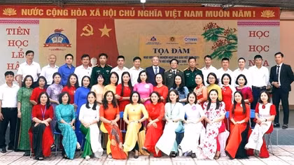 Thắp sáng và chắp cánh ước mơ cho học trò vượt khó học giỏi