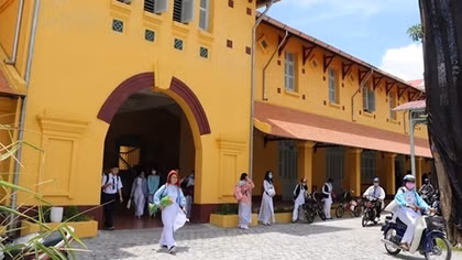 Nổ tại phòng thí nghiệm Trường THPT Châu Văn Liêm, 5 học sinh bị thương
