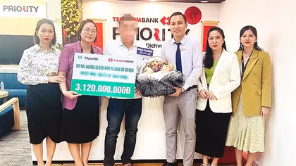 Manulife Việt Nam chi trả quyền lợi bảo hiểm hơn 3 tỷ đồng cho gia đình một khách hàng tại Bình Phước