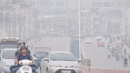 Nồng độ bụi mịn tại Hà Nội vượt gần 2 lần quy chuẩn kỹ thuật quốc gia