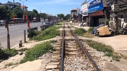 Vì sao xử lý lối đi tự mở qua đường sắt mãi bế tắc?