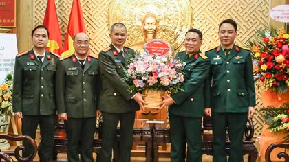 Báo CAND chúc mừng Báo QĐND