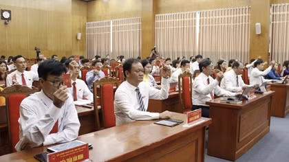 Miễn nhiệm Chủ tịch HĐND, Chủ tịch và Phó Chủ tịch UBND tỉnh Bắc Giang