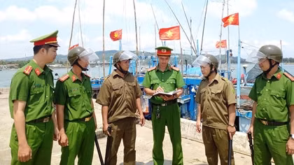 Bảo vệ bình yên nơi cửa biển Tiên Châu