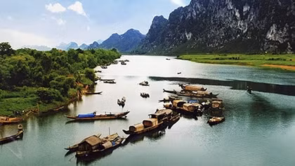 Đi thuyền trên sông Son