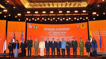 Xây dựng một ASEAN phát triển bền chặt và toàn diện trong công tác quản lý xuất nhập cảnh và lãnh sự