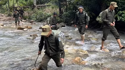 Đồng bào thiểu số chung sức giữ rừng ở miền núi Nam Giang