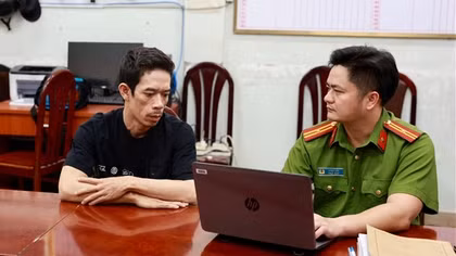 Mua súng đồ chơi rồi thuê người “độ” thành súng quân dụng