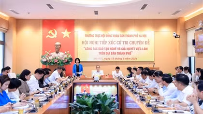 Hà Nội sẽ đẩy mạnh tuyên truyền, “tránh tâm lý coi trọng bằng cấp rất nặng”