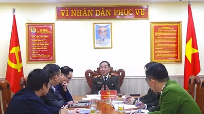Thứ trưởng Trần Quốc Tỏ tiếp công dân là bị hại của Công ty Nhật Nam