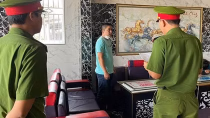 Chủ cơ sở "giam lỏng" nữ nhân viên massage rồi đòi 120 triệu tiền chuộc