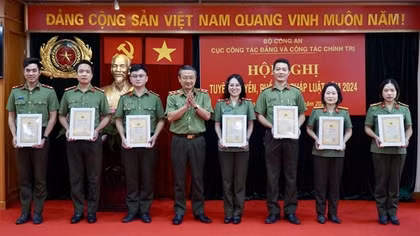 Tuyên truyền, phổ biến pháp luật nâng cao hiệu quả công tác chính trị tư tưởng