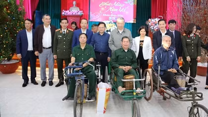 Buổi chiều nhiều cảm xúc của Bộ trưởng Tô Lâm và các thương, bệnh binh tại Bắc Ninh