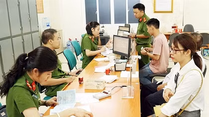 Bài 1: Thủ tục cấp căn cước công dân ngày càng nhanh gọn, thuận tiện