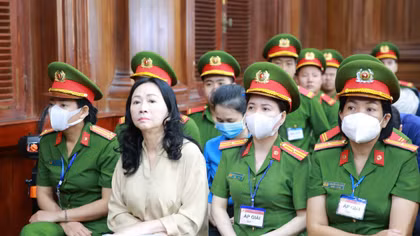 Bà Trương Mỹ Lan bị đề nghị loại bỏ vĩnh viễn ra khỏi đời sống xã hội