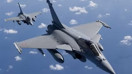 Su-27 Nga xuất kích, chặn tiêm kích Rafael Pháp trên Biển Đen