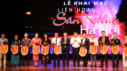 Xem 12 vở diễn mới tại Liên hoan sân khấu Hà Nội mở rộng năm 2024
