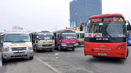 Hà Nội: Các chuyên gia bàn giải pháp ứng xử với xe hợp đồng