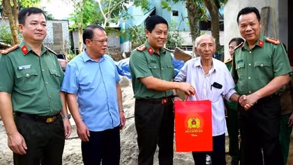 Ấm áp nghĩa tình những căn nhà của Bộ Công an xây tặng người dân nghèo Bắc Kạn