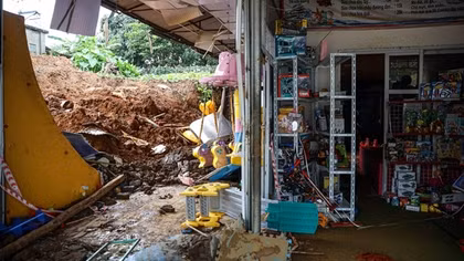 Hiện trường vụ sạt lở khu vui chơi khiến 3 em nhỏ tử vong