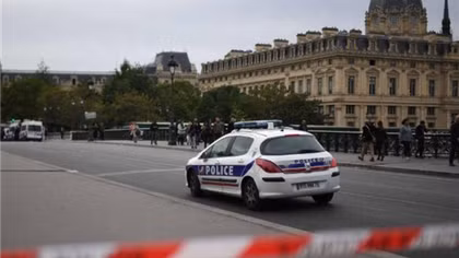 Xả súng ở ngoại ô Paris khiến nhiều người thương vong