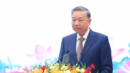 Đảng, Nhà nước, nhân dân trông chờ, tin tưởng vào sự đóng góp tích cực của văn nghệ sĩ