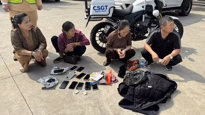Bắt nhóm "nữ quái" chuyên móc túi tại lễ hội