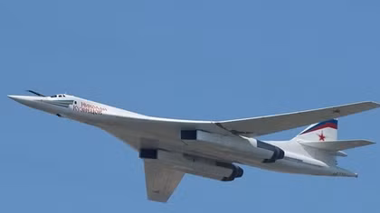 Tổng thống Putin bay trên oanh tạc cơ Tu-160M "Thiên nga trắng"