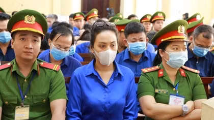 Bị cáo Trương Mỹ Lan hối hận vì kéo theo người đẹp doanh nhân vướng lao lý