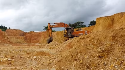Phạt Công ty Anh Kiên 290 triệu đồng, tước giấy phép khai thác cao lanh