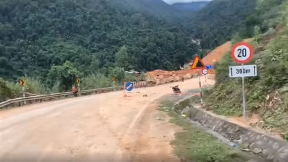 Thông xe hai làn trên đèo Khánh Lê từ 7h sáng 24/12, vẫn tiếp tục "đóng cửa" ban đêm