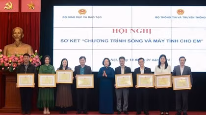 Hàng trăm nghìn máy tính đã đến tay học sinh nghèo cả nước