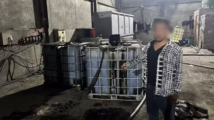 Tìm ra thủ phạm đổ dầu loang kéo dài 3km trên đường gom Võ Nguyên Giáp