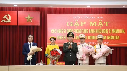 Biểu dương nghệ sĩ CAND được phong tặng danh hiệu cao quý