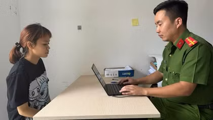 Nói xấu nhau trong quá trình học tập, nữ sinh cầm dao bầu đâm bạn