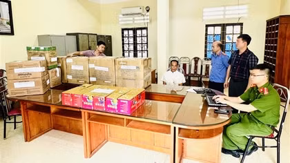 Khởi tố, bắt tạm giam 3 đối tượng vận chuyển gần 170kg pháo hoa nổ qua biên giới