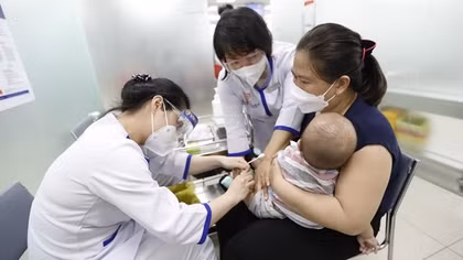 Trẻ “không vaccine”, nguy cơ bùng phát dịch