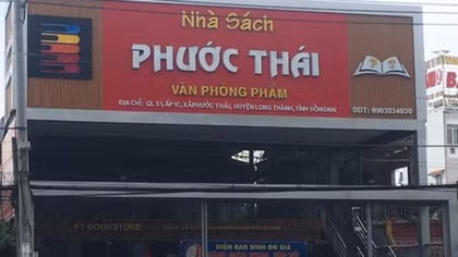 Truy bắt kẻ dùng súng khống chế nhân viên nhà sách, cướp tài sản