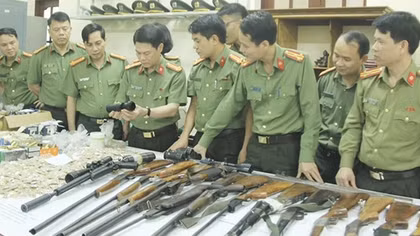 Triệt phá 2 đường dây chế tạo, tàng trữ, mua bán vũ khí, vật liệu nổ quy mô lớn