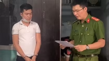 Bắt đối tượng cho nhiều người vay tiền với lãi suất "cắt cổ" 456%/năm