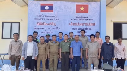 Bàn giao nhà làm việc cho Công an cụm bản khu vực giáp biên