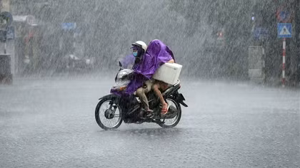 Miền Bắc mưa lớn do ảnh hưởng Bão, cảnh báo ngập úng lũ quét