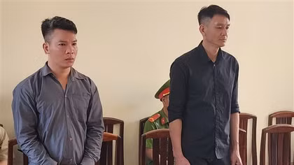 Mang súng đi đòi nợ thuê, 2 người đàn ông lãnh án tù