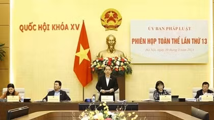Phiên họp toàn thể lần thứ 19 Ủy ban Pháp luật của Quốc hội