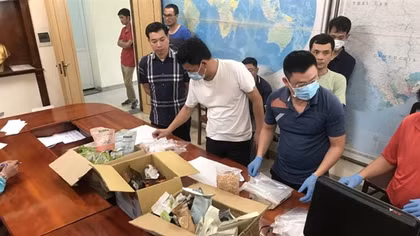 62kg ma tuý ẩn trong các thùng bia từ châu Âu về Nội Bài