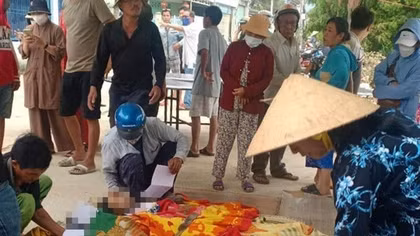 Ba chị em trong một gia đình đuối nước dưới ao khi đi chăn dê