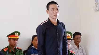 Lãnh 12 năm tù vì chém 3 mẹ con vợ hờ
