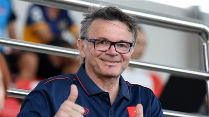 “Núi” công việc đón chờ ông Troussier