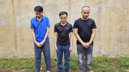 Hám mua vật liệu giá rẻ, sập bẫy đôi bạn tù